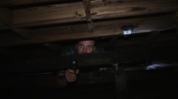 He Ignored a Weird Smell Under His Deck… What He Found Will Make Your Skin Crawl!